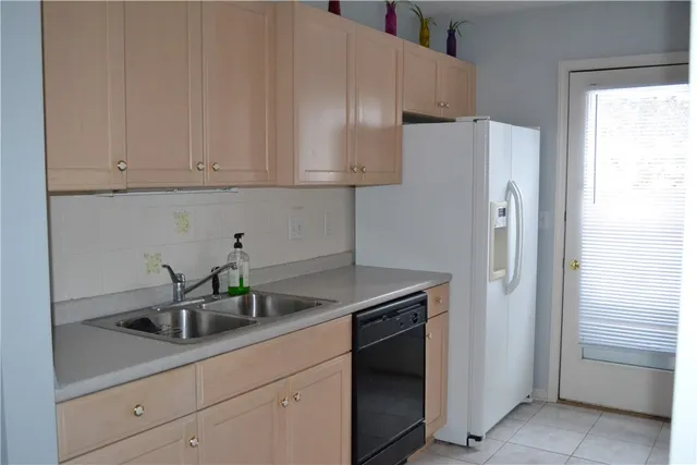 $2,500 | 24 Amberwood Place, Greece, NY 14626