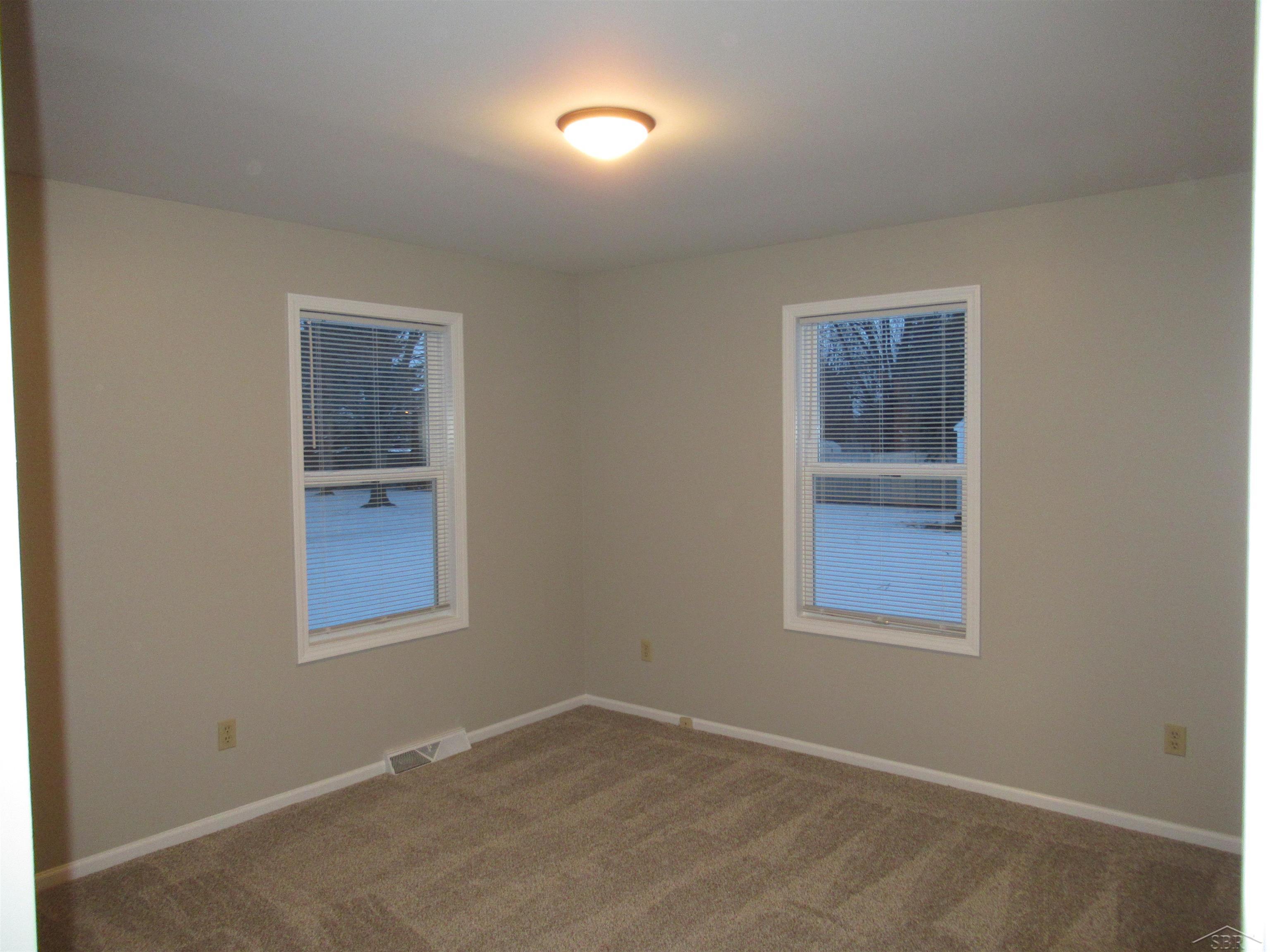 4752 Shattuck Road Saginaw, MI 48603 - Photo 23 of 26 50099847-22.JPG