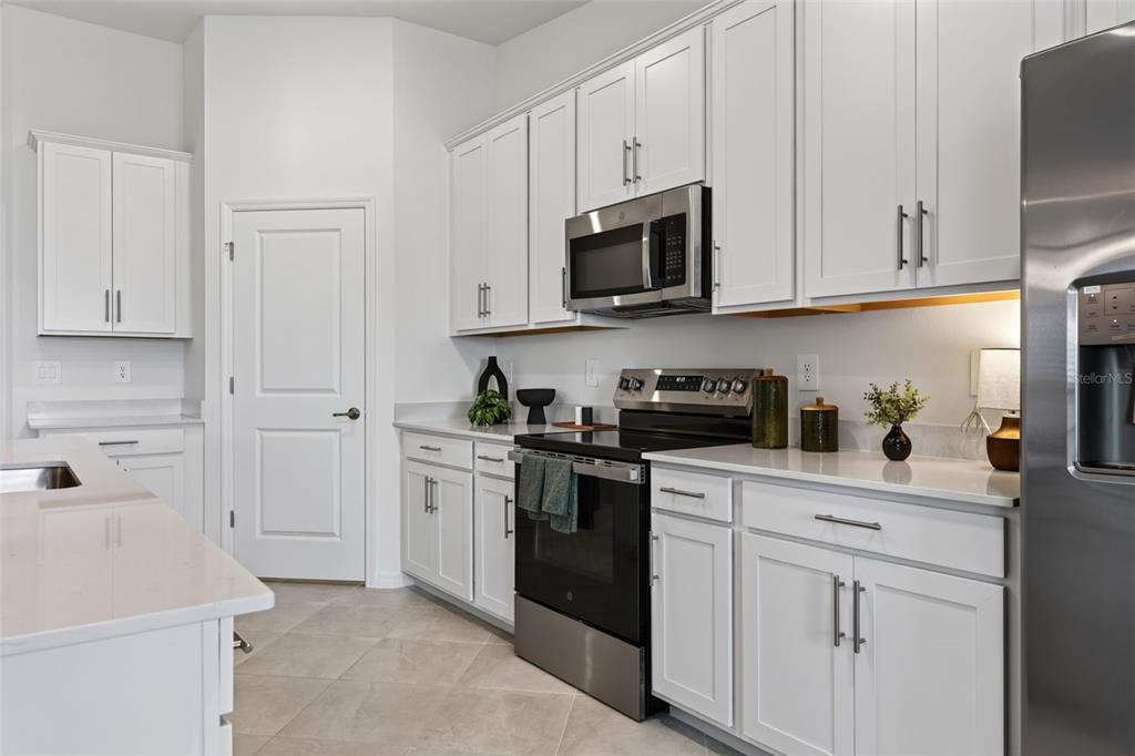 18911 Scallop Loop, Unit 204 Lakewood Ranch, FL 34211 - Photo 12 of 56 Gallery Image 12