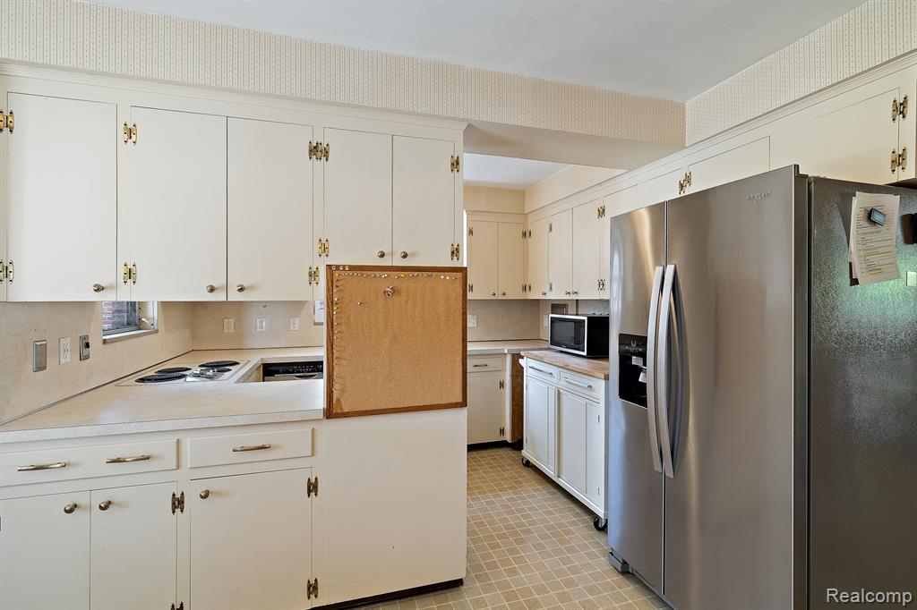 1730 Littlestone Road Grosse Pointe Woods, MI 48236 - Photo 18 of 45