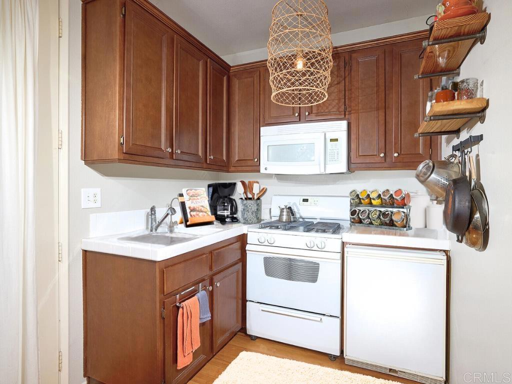 406 Pipes Lane Encinitas, CA 92024 - Photo 17 of 30