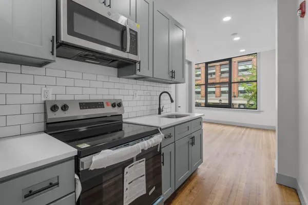 $1,350 | 111 Bank Street, Unit 2A, Waterbury, CT 06702