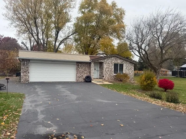 $1,700 | 22172 West Pineview Drive, Antioch, IL 60002