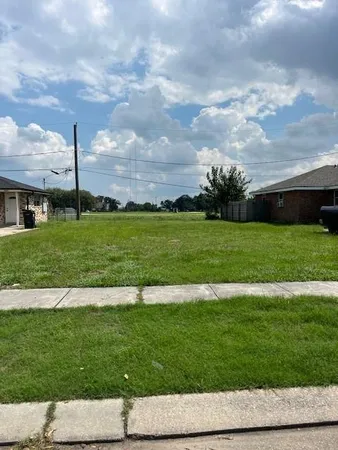 $55,000 | 4001-03 Jupiter Drive, Chalmette, LA 70043