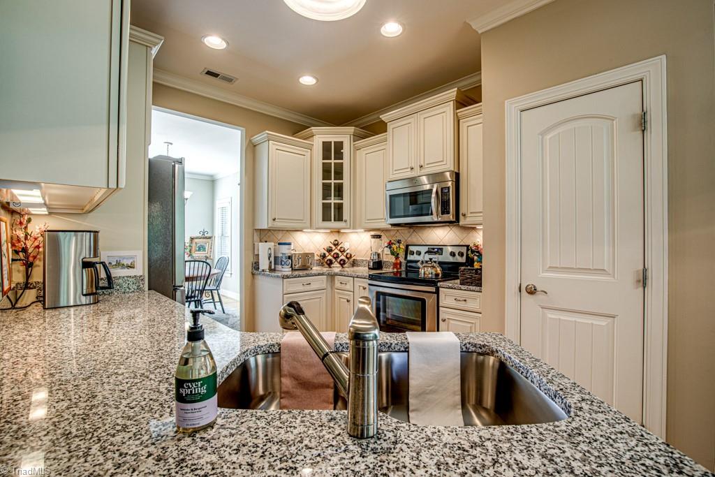 2271 Renaissance Lane High Point, NC 27262 - Photo 16 of 50 Gallery Image 16