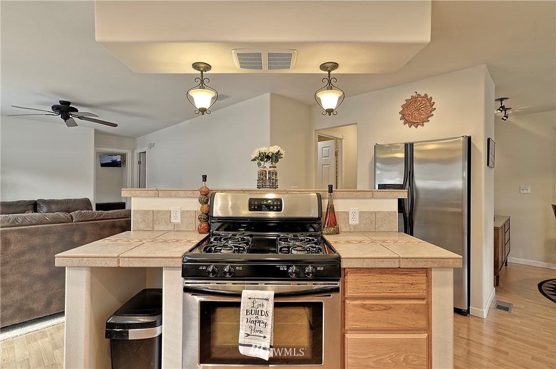 19235 128th Place Northeast Bothell, WA 98011 - Photo 7 of 25 Gallery Image 7