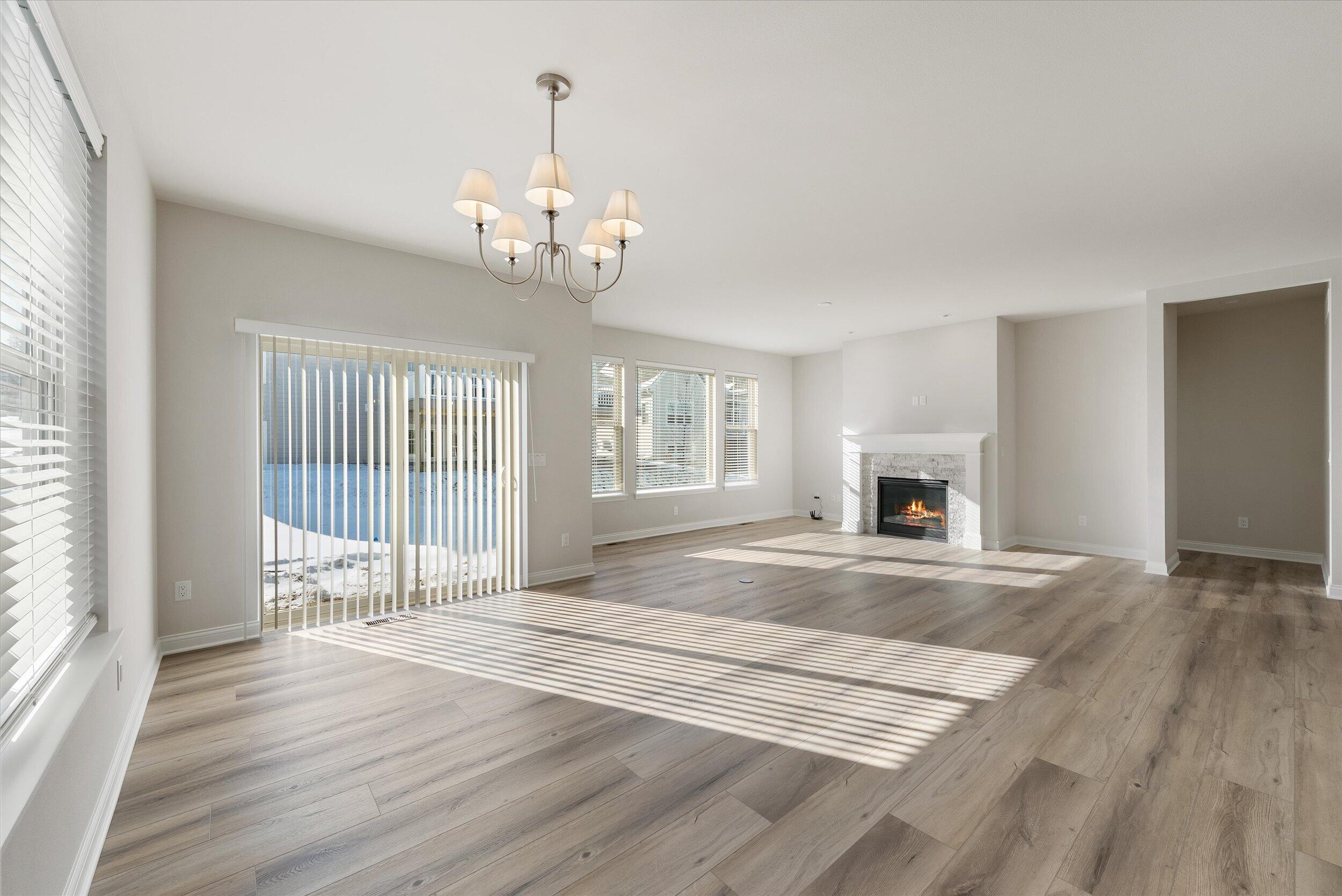 394 Sandy Circle Pewaukee, WI 53072 - Photo 11 of 36 Dining & Great Room