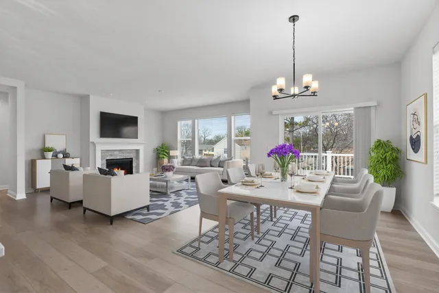 $684,999 | 394 Sandy Circle, Pewaukee, WI 53072