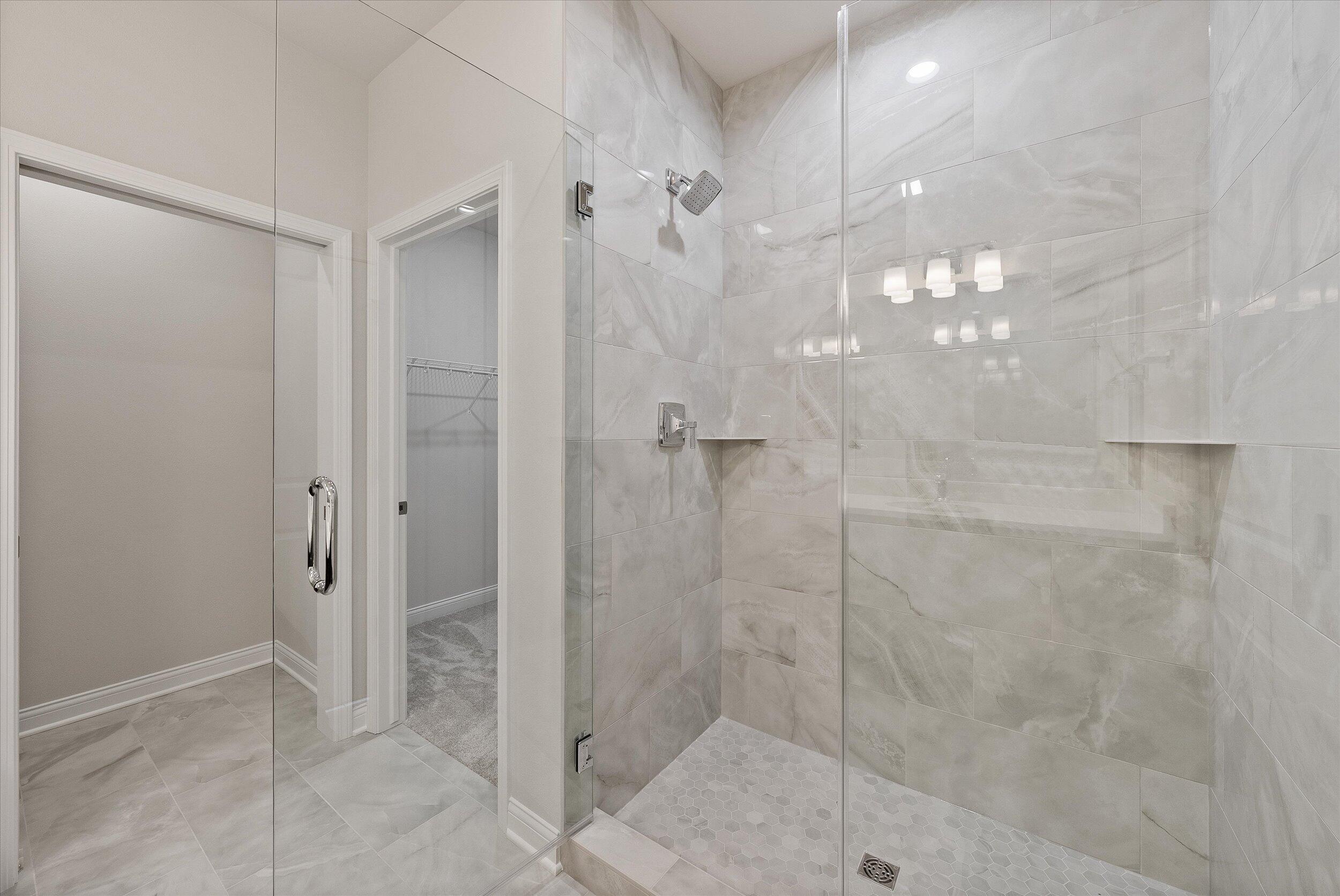 394 Sandy Circle Pewaukee, WI 53072 - Photo 22 of 36 Primary Bathroom