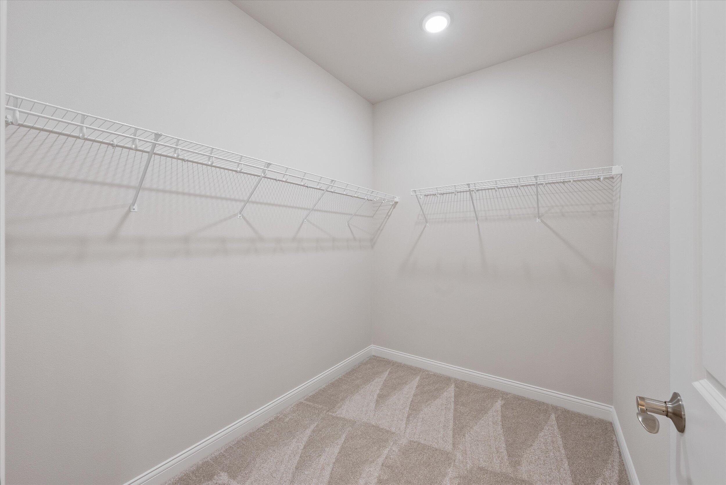 394 Sandy Circle Pewaukee, WI 53072 - Photo 24 of 36 Primary WICloset