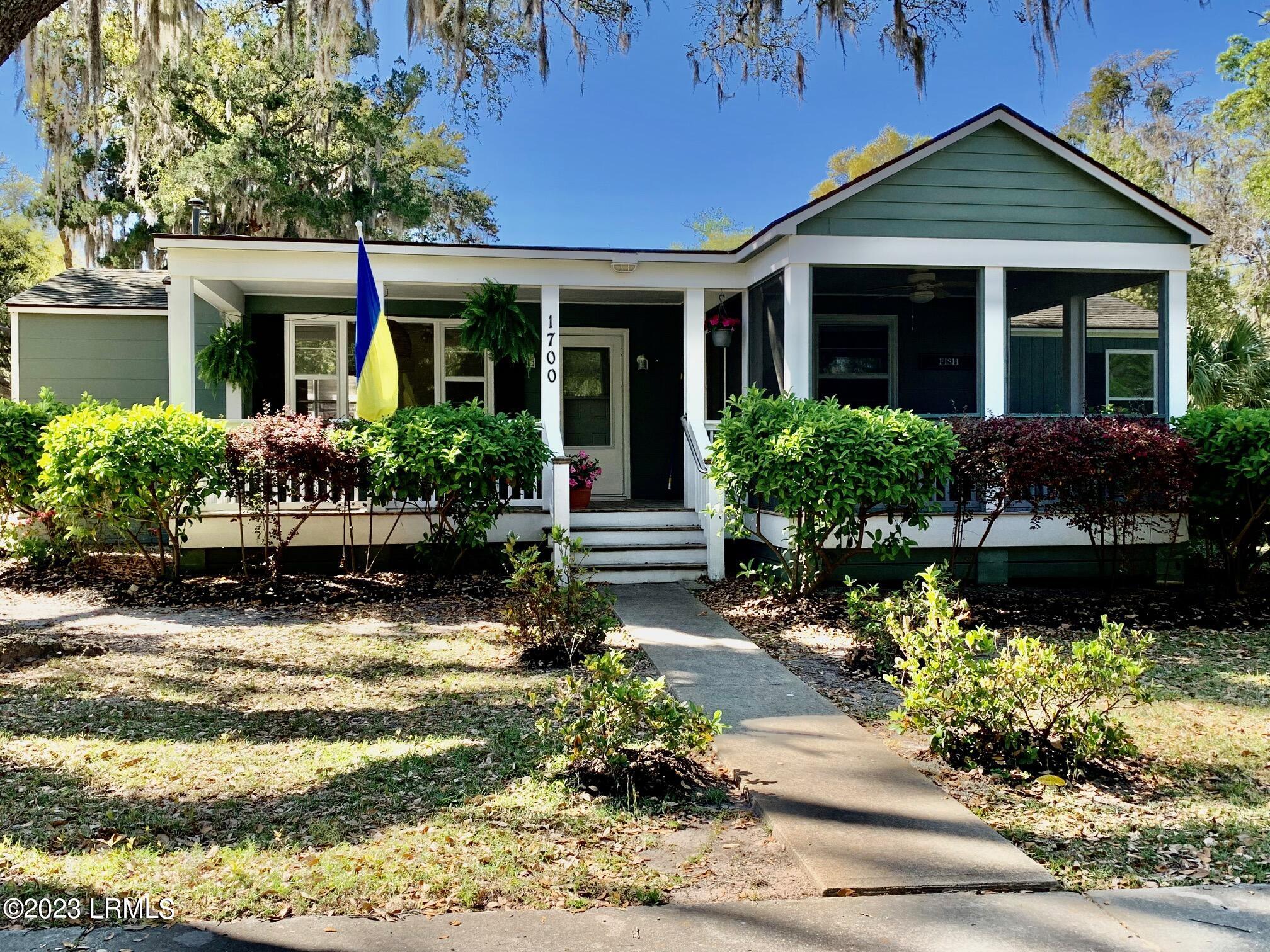 1700 Pigeon Point Road Beaufort, SC 29902 - Photo 1 of 18 PP2
