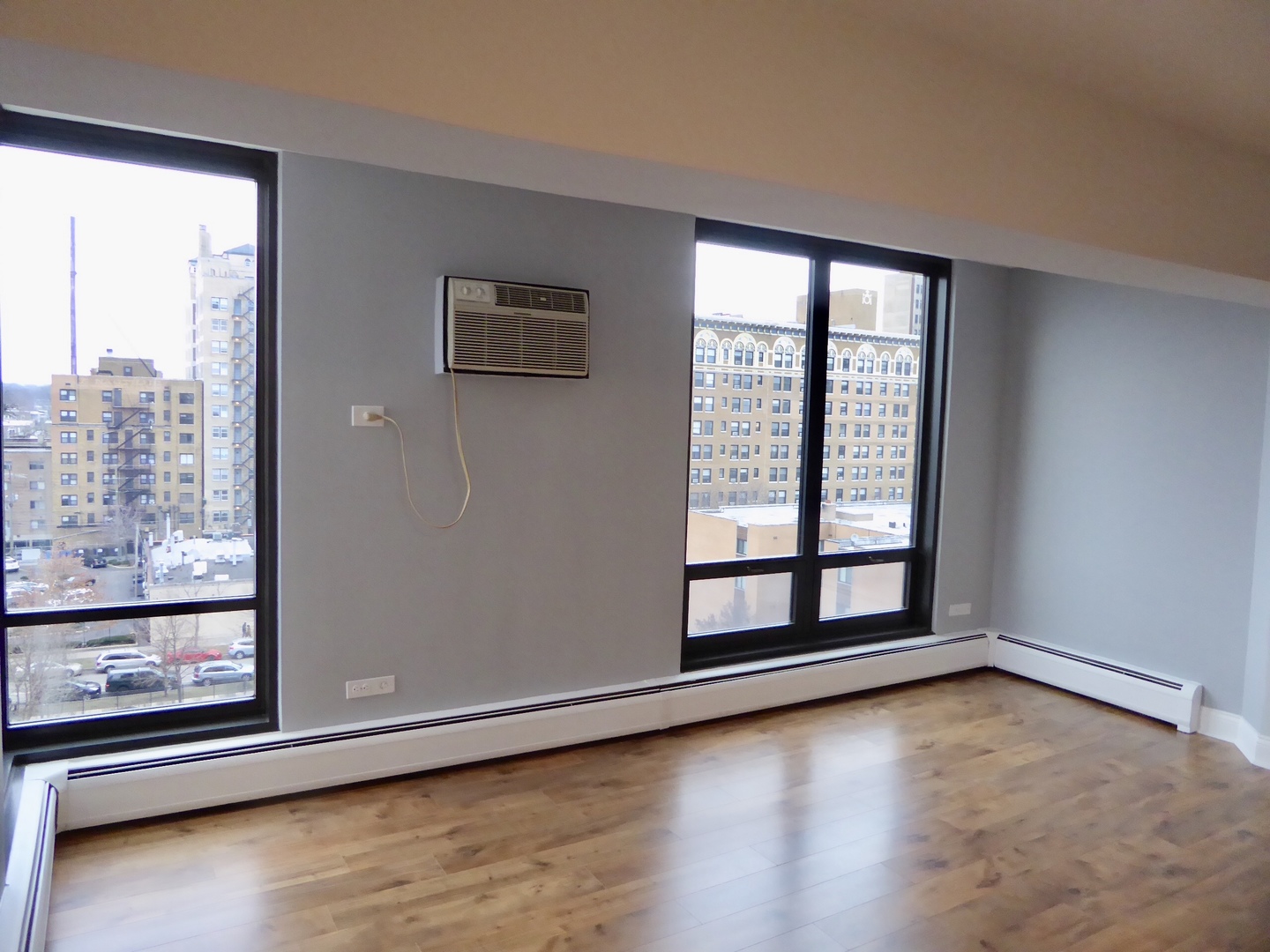 6166 North Sheridan Road, Unit 8L Chicago, IL 60660 - Photo 12 of 20