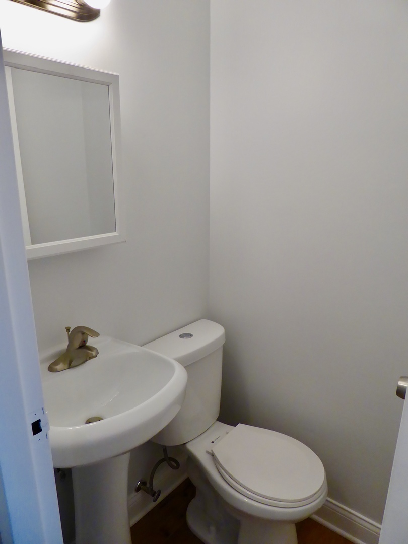 6166 North Sheridan Road, Unit 8L Chicago, IL 60660 - Photo 13 of 20