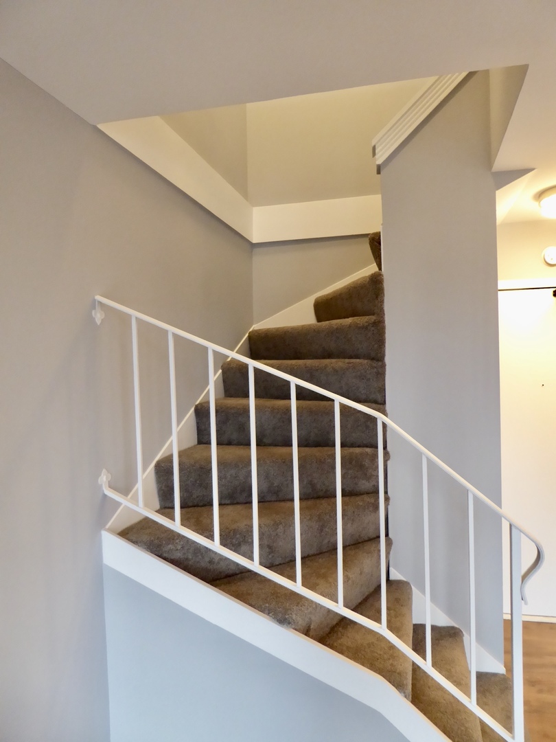6166 North Sheridan Road, Unit 8L Chicago, IL 60660 - Photo 14 of 20
