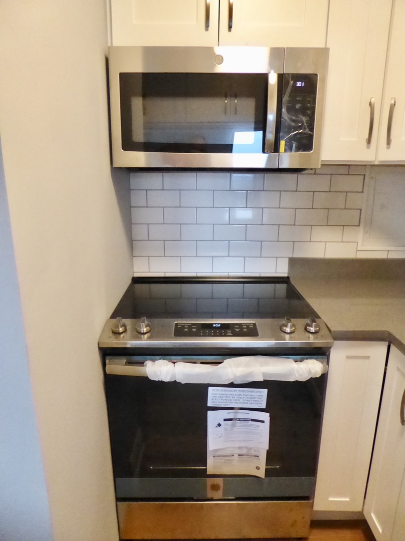 6166 North Sheridan Road, Unit 8L Chicago, IL 60660 - Photo 7 of 20