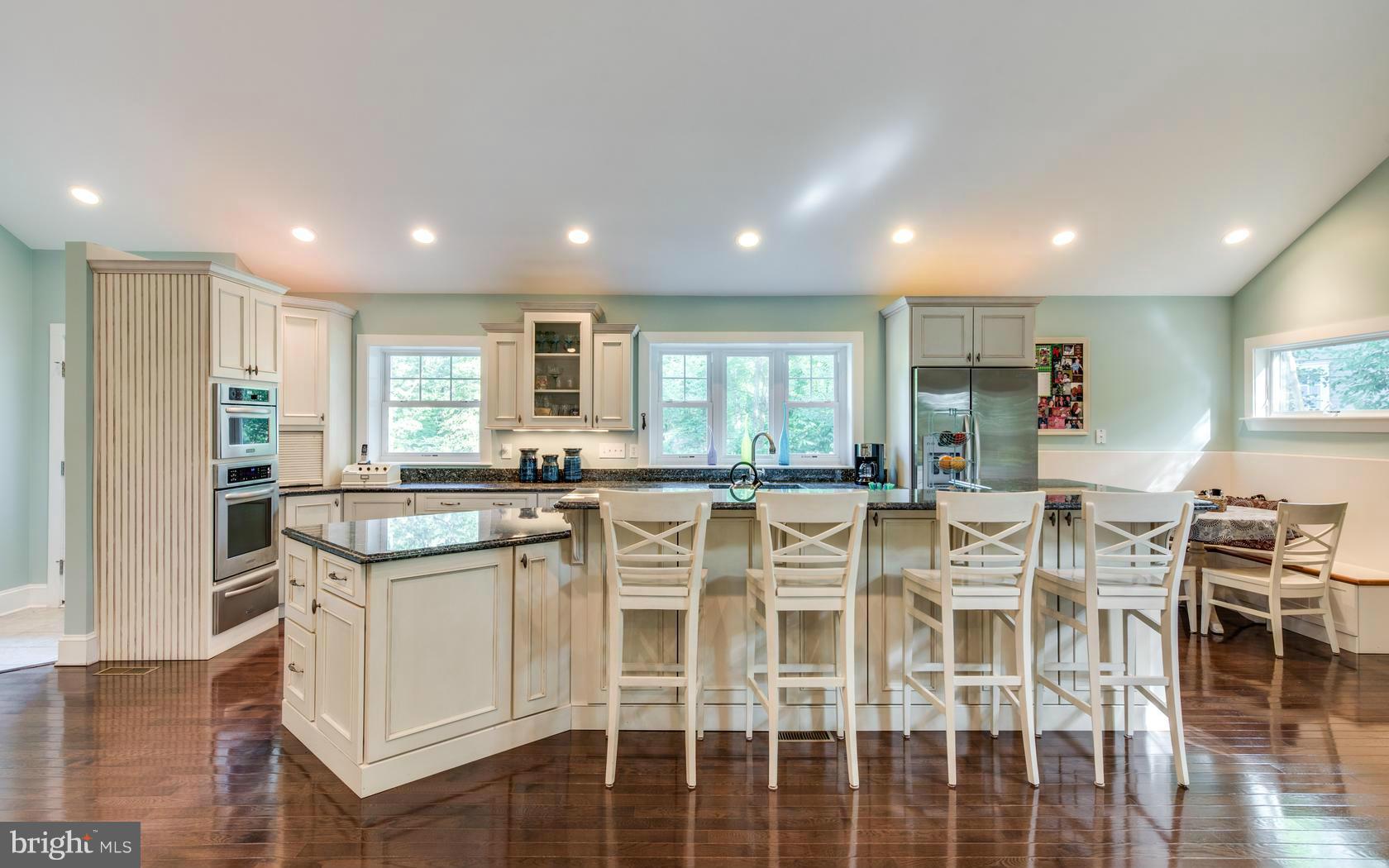 8 Revell Road Severna Park, MD 21146 - Photo 4 of 30 Large Breakfast Bar