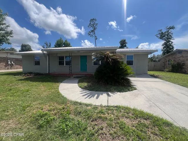 $144,900 | 2004 Greenbriar Boulevard, Lynn Haven, FL 32444