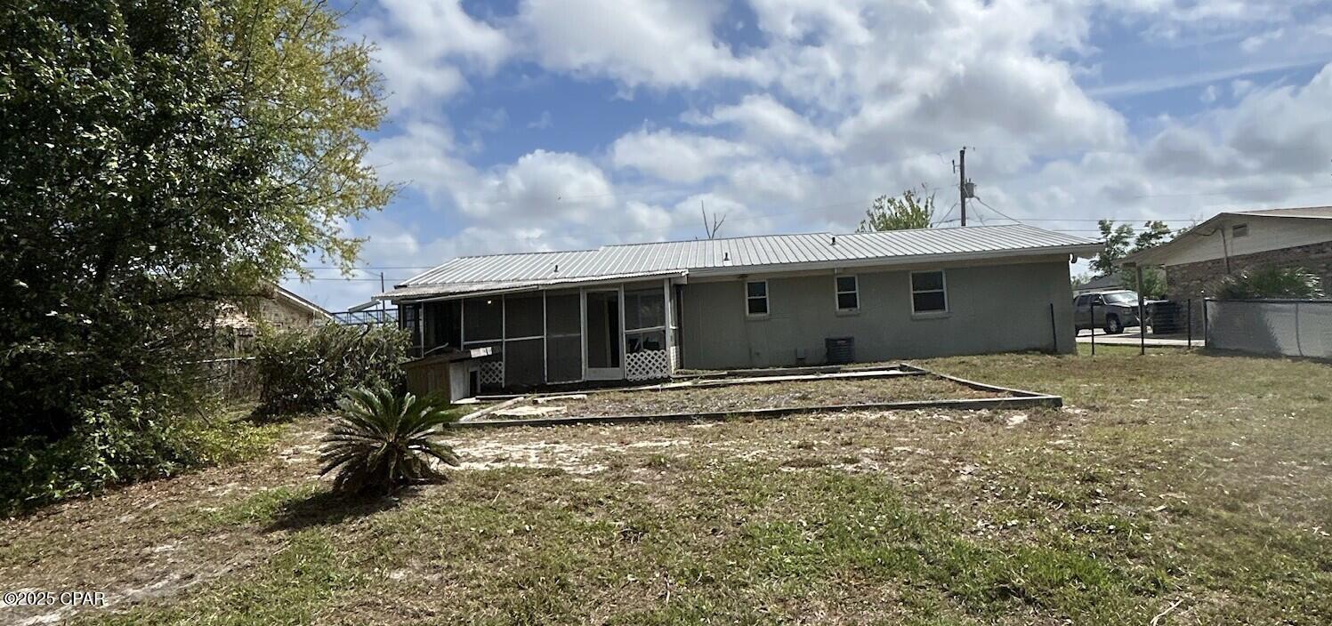 2004 Greenbriar Boulevard Lynn Haven, FL 32444 - Photo 16 of 39