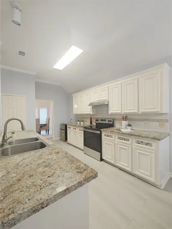 $2,400 | 3810 Paigewood Drive, Pearland, TX 77584
