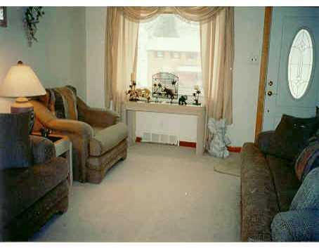 323 Horning Road Bethel Park, PA 15102 - Photo 2 of 8 Living Room.