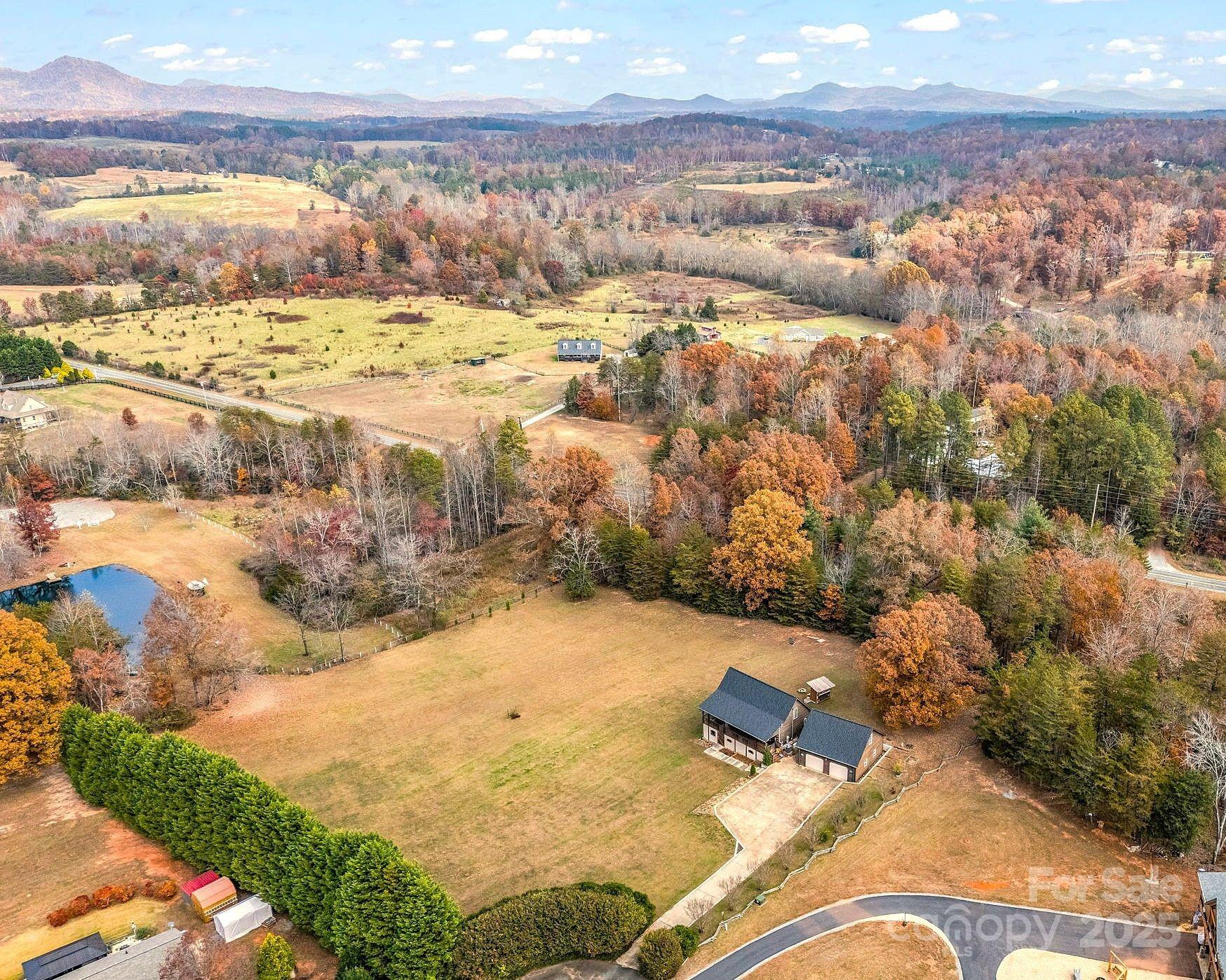 557 Emerald Parkway Rutherfordton, NC 28139 - Photo 2 of 48 a view of city and ocean