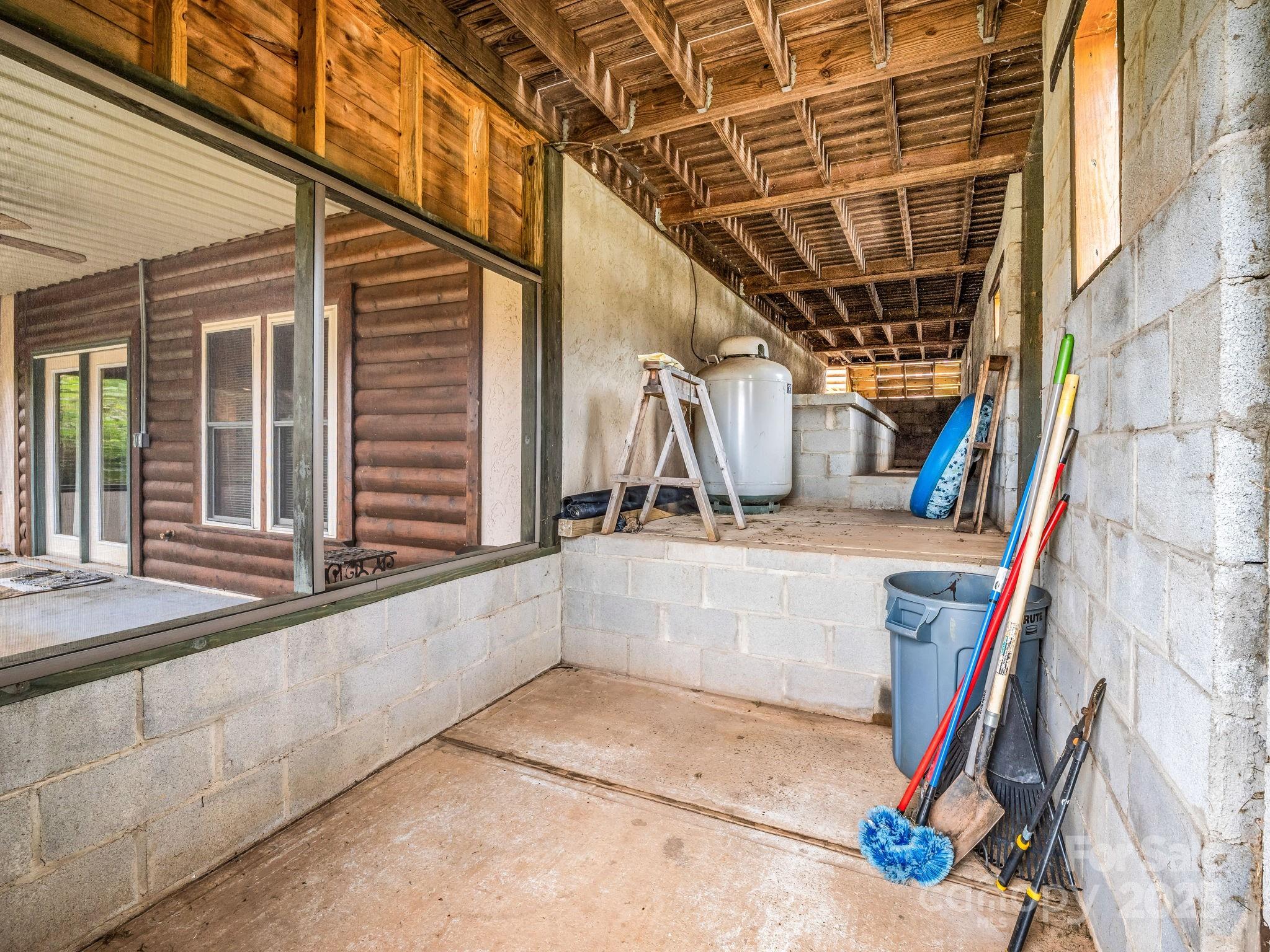 557 Emerald Parkway Rutherfordton, NC 28139 - Photo 37 of 48 a view of entryway