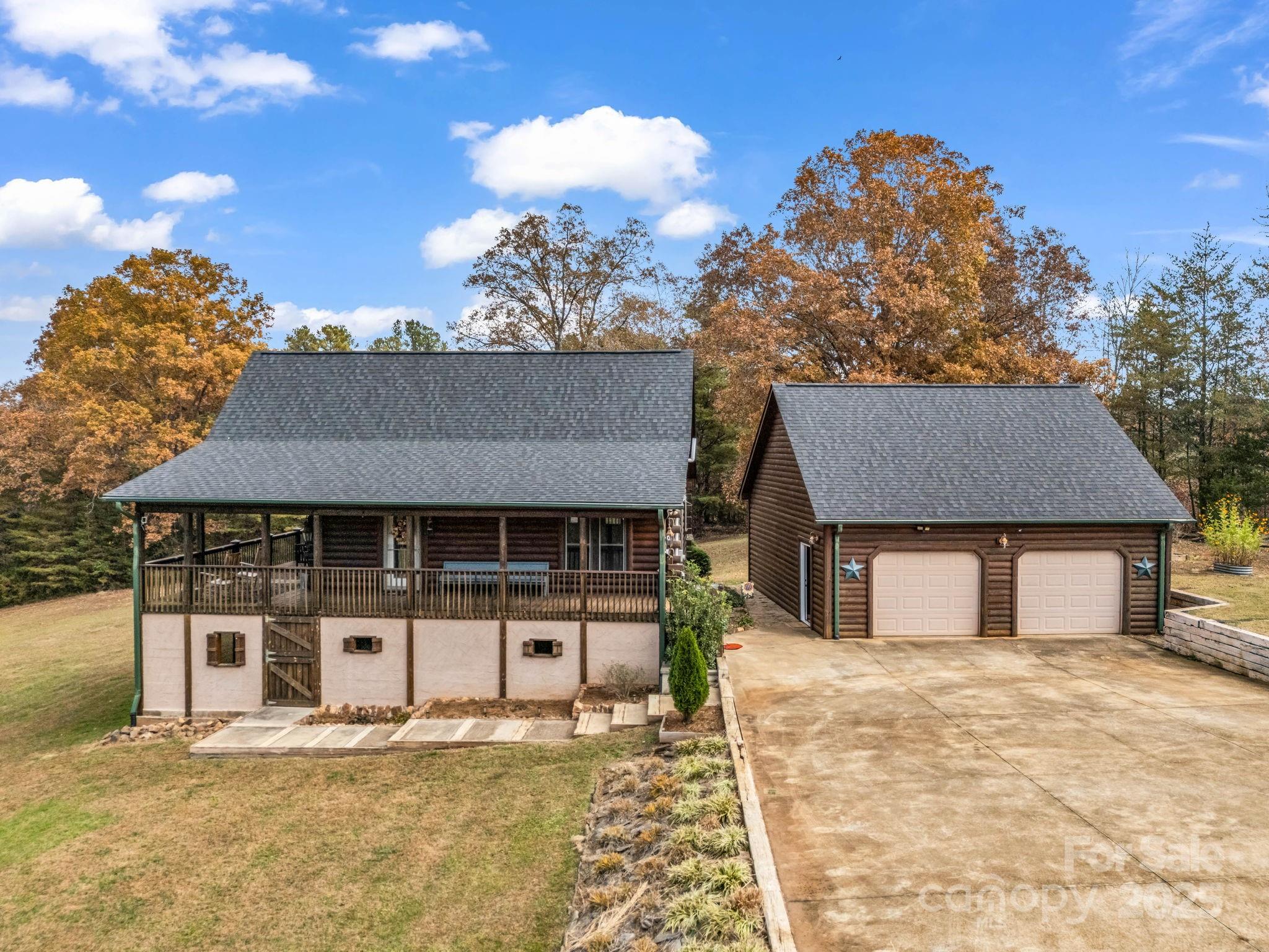 557 Emerald Parkway Rutherfordton, NC 28139 - Photo 43 of 48 front view of a house with yard
