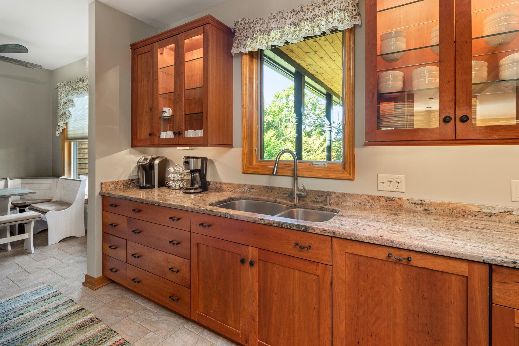 643 Bryan Road Stowe, VT 05672 - Photo 4 of 40