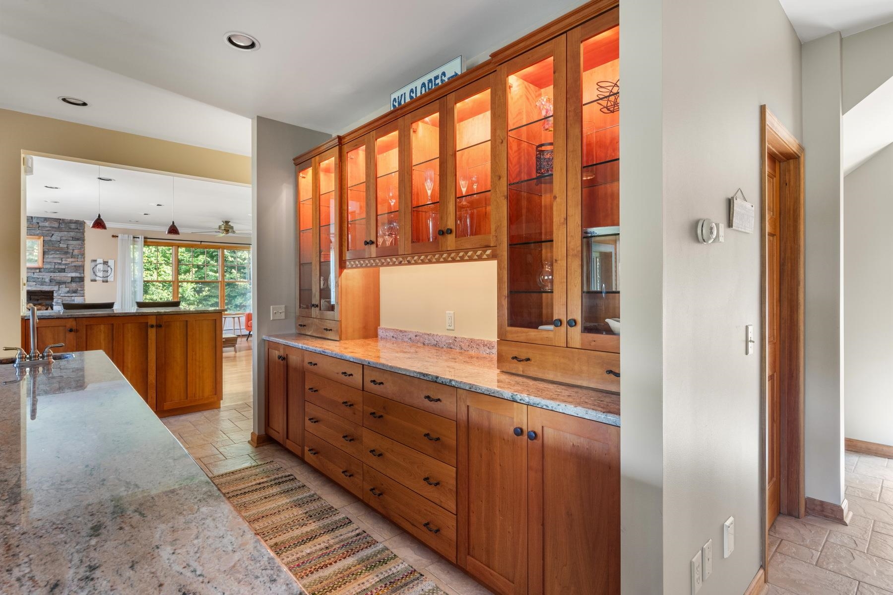 643 Bryan Road Stowe, VT 05672 - Photo 5 of 40