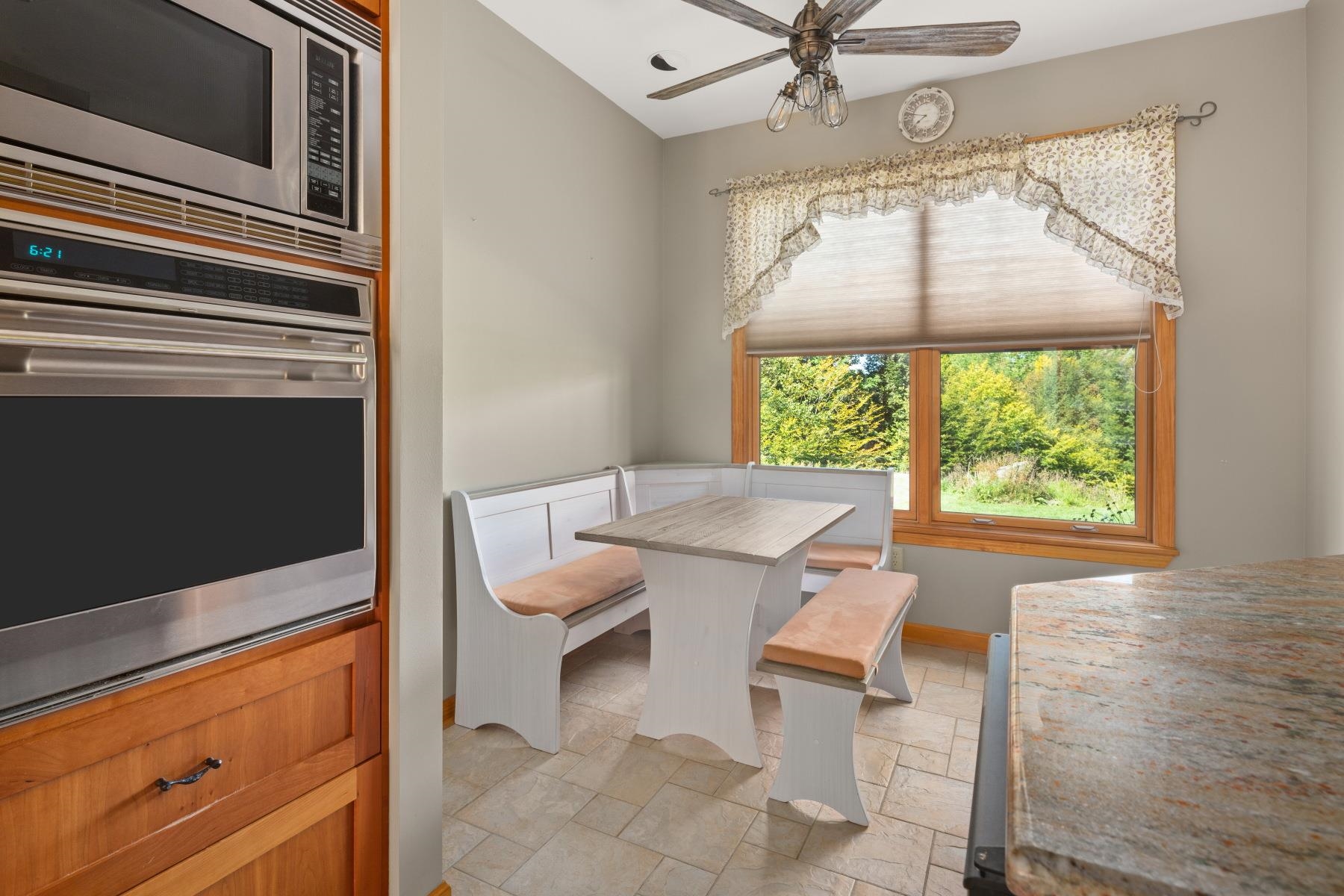 643 Bryan Road Stowe, VT 05672 - Photo 10 of 40