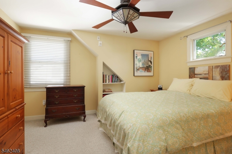 525 Princeton Road Linden, NJ 07036 - Photo 12 of 36 Gallery Image 12