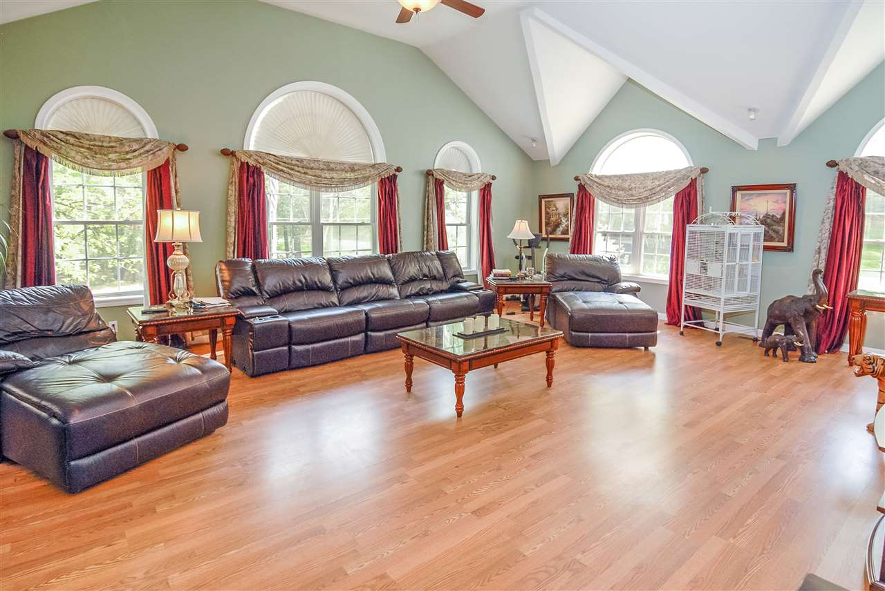 30 Lane Road Pelham, NH 03076 - Photo 2 of 33