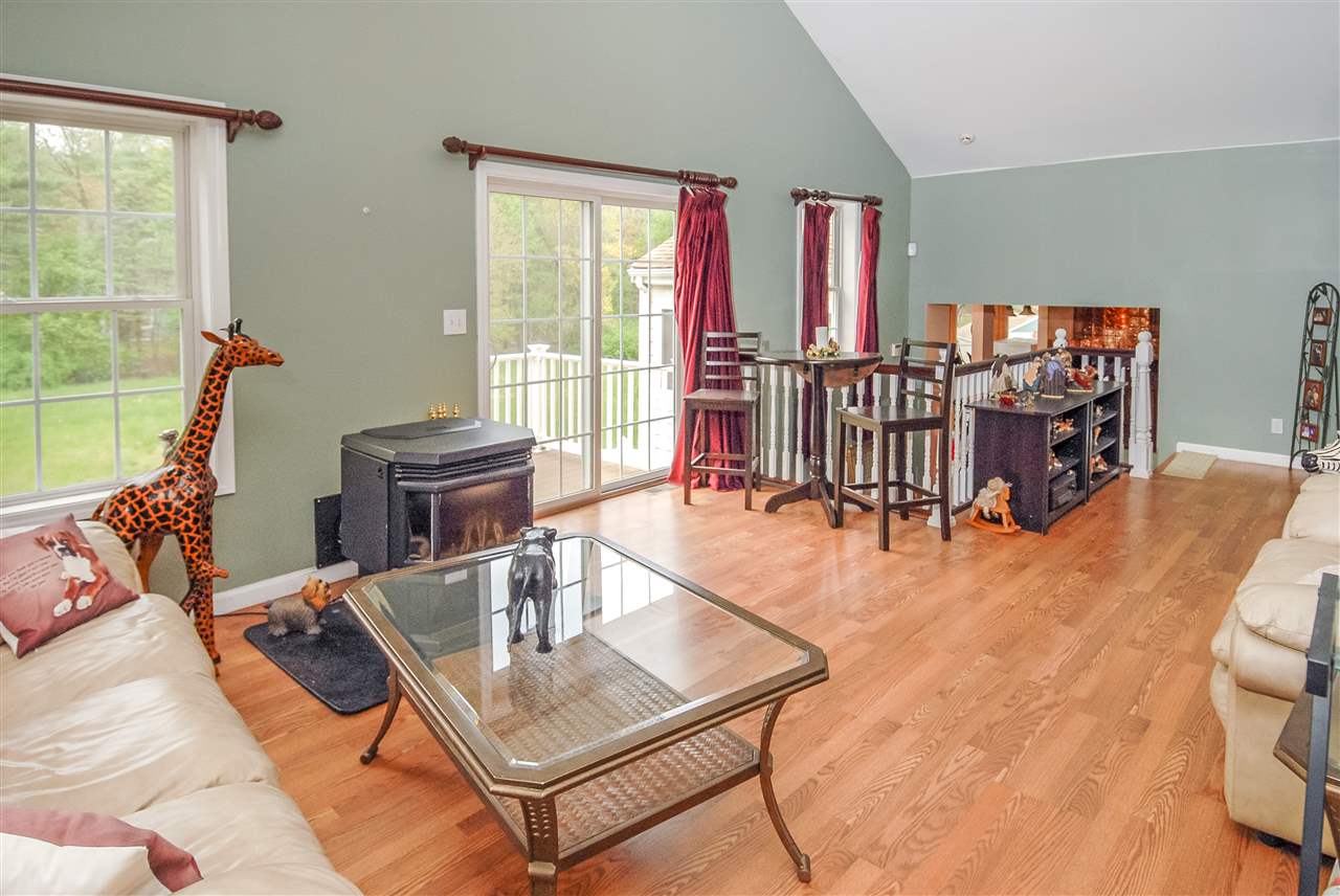 30 Lane Road Pelham, NH 03076 - Photo 6 of 33
