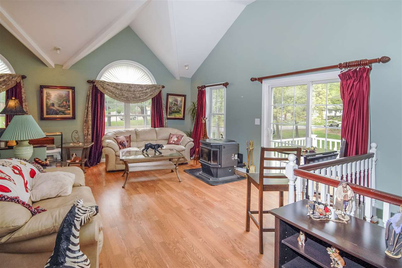 30 Lane Road Pelham, NH 03076 - Photo 7 of 33
