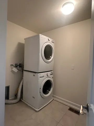 $3,975 | 1949 Kingsley Circle, Northbrook, IL 60062