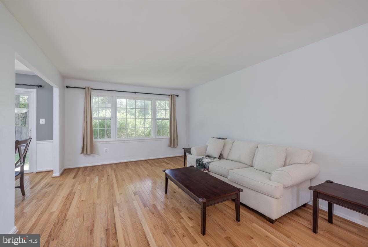 7922 Richfield Road Springfield, VA 22153 - Photo 3 of 27 Family Room