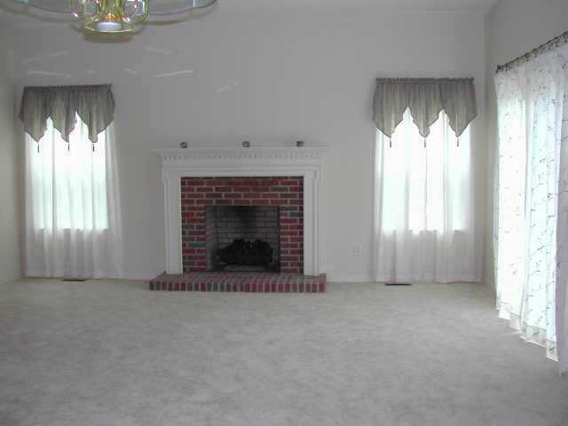 165 Rivers Edge Way Columbus, OH 43230 - Photo 2 of 5