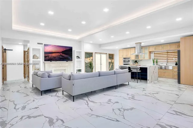 $10,000 | 4708 Alton Road, Miami Beach, FL 33140