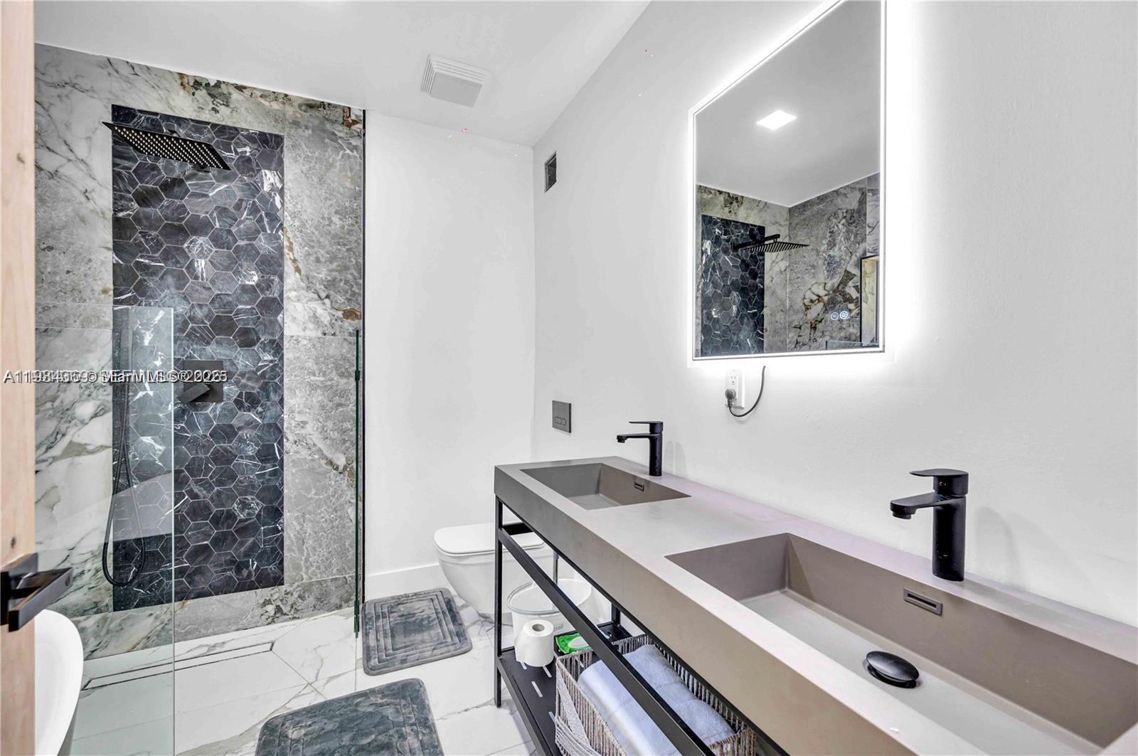 4708 Alton Road Miami Beach, FL 33140 - Photo 6 of 14