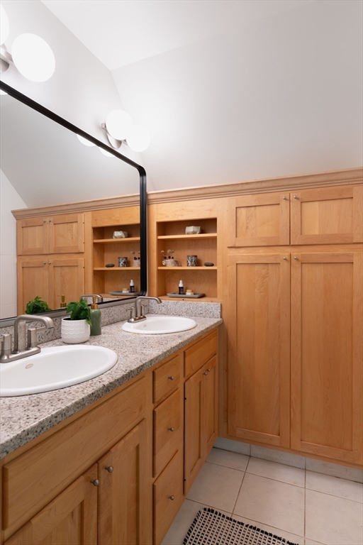 114 South Main Street Northampton, MA 01062 - Photo 26 of 42