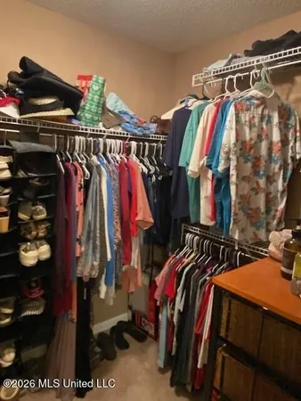 $325,000 | 1268 South Lake Drive, Hernando, MS 38632