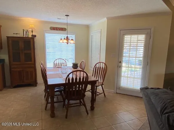 $325,000 | 1268 South Lake Drive, Hernando, MS 38632