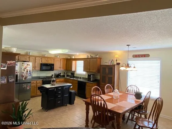 $325,000 | 1268 South Lake Drive, Hernando, MS 38632