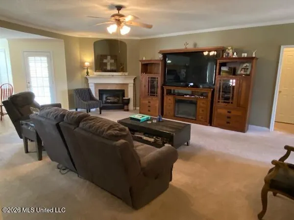 $325,000 | 1268 South Lake Drive, Hernando, MS 38632