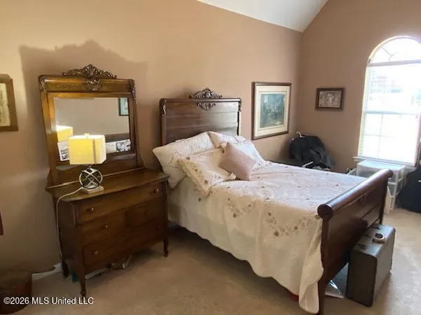 $325,000 | 1268 South Lake Drive, Hernando, MS 38632