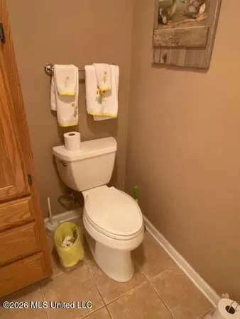 $325,000 | 1268 South Lake Drive, Hernando, MS 38632