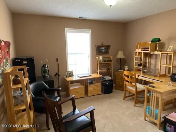 $325,000 | 1268 South Lake Drive, Hernando, MS 38632