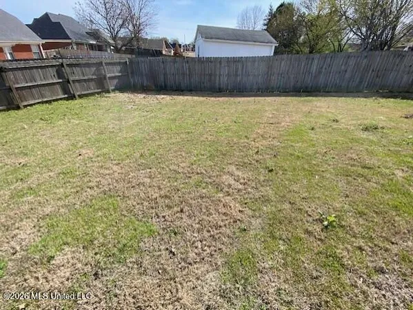 $325,000 | 1268 South Lake Drive, Hernando, MS 38632