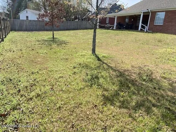 $325,000 | 1268 South Lake Drive, Hernando, MS 38632