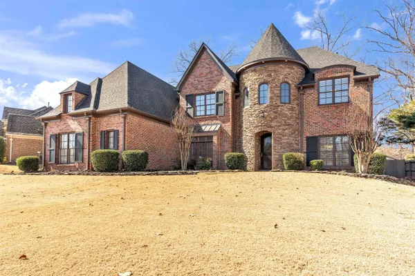 $680,000 | 1083 East Old Hearthstone Circle, Collierville, TN 38017